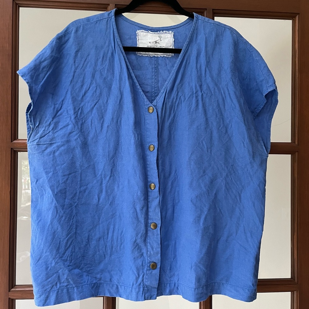 NPL MALTA-2 boxy linen top with front snaps